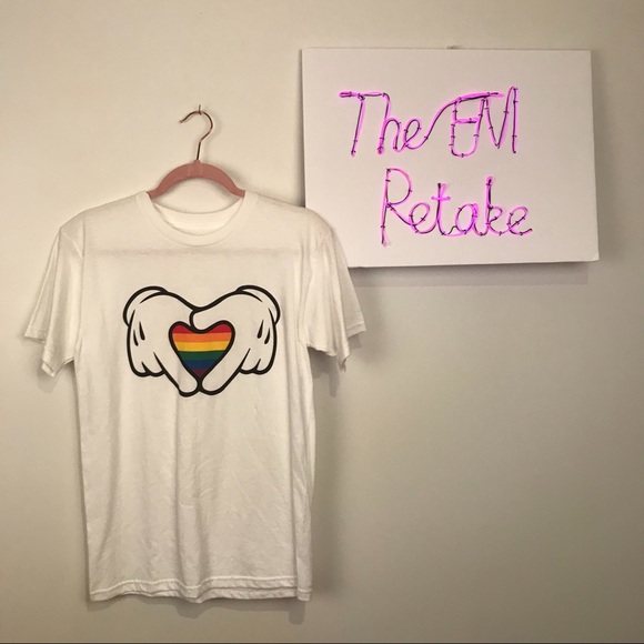 Walt Disney Pride T-Shirt Size S - Picture 2 of 4